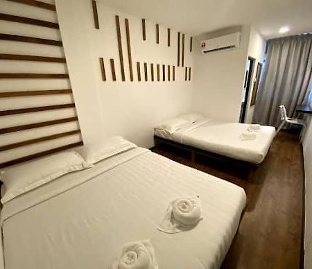 Kuching Hotel Bagian luar foto