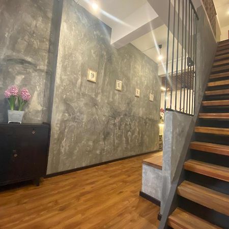 Kuching Hotel Bagian luar foto