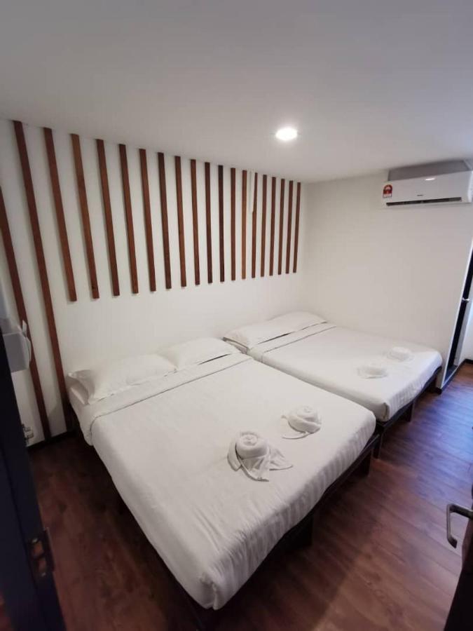 Kuching Hotel Bagian luar foto